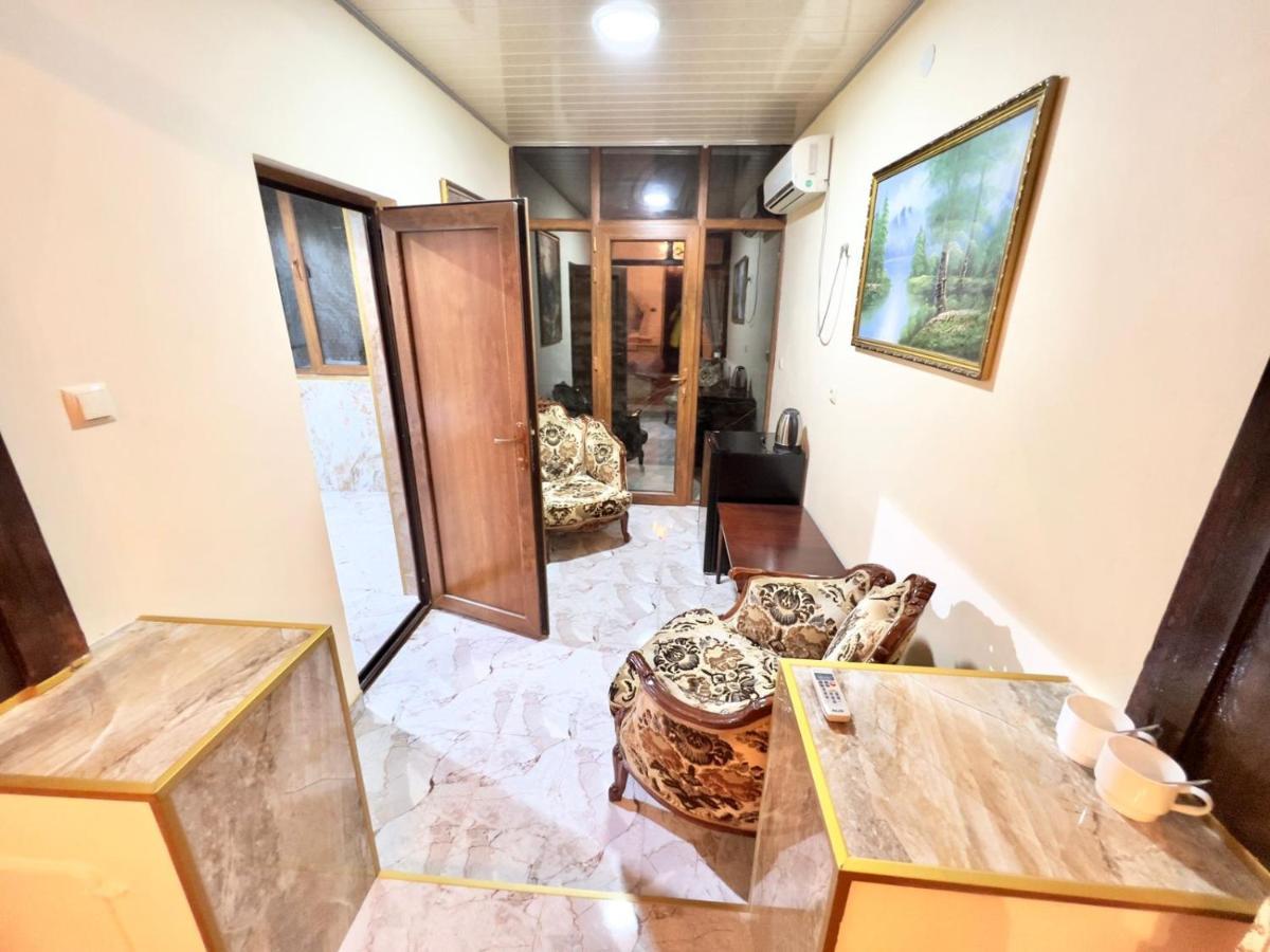 Hotel Royal Кутаїсі Екстер'єр фото