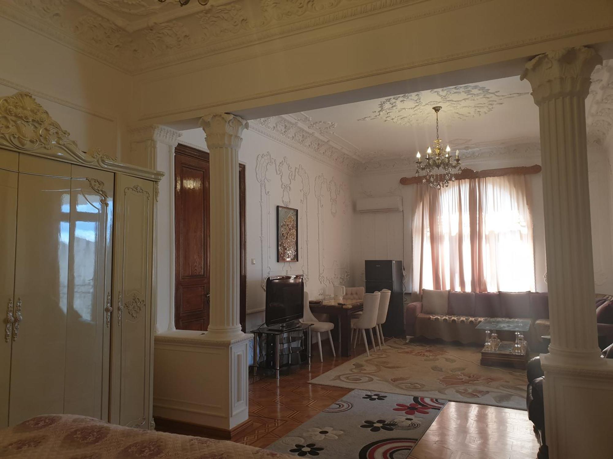 Hotel Royal Кутаїсі Екстер'єр фото