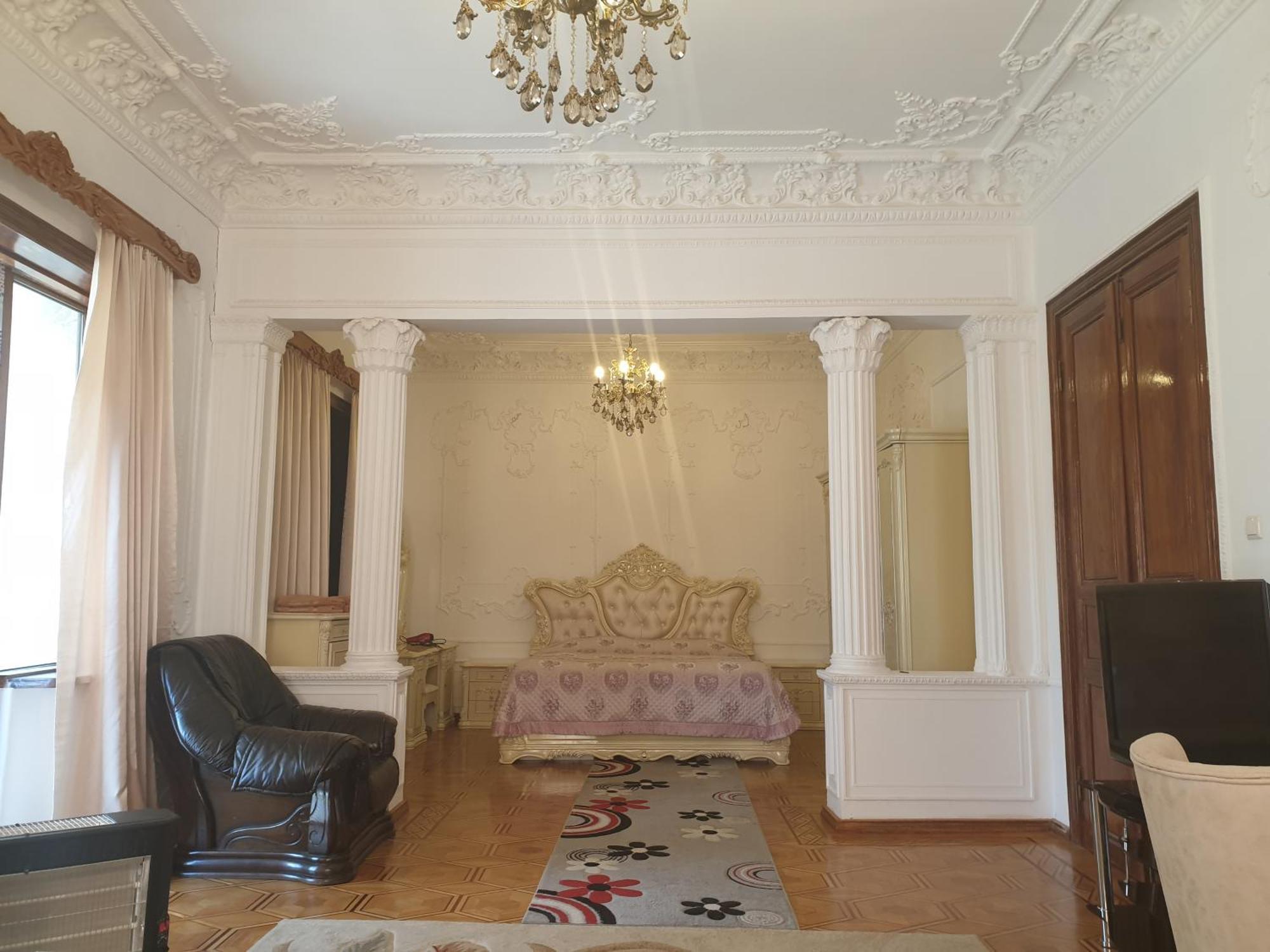 Hotel Royal Кутаїсі Екстер'єр фото