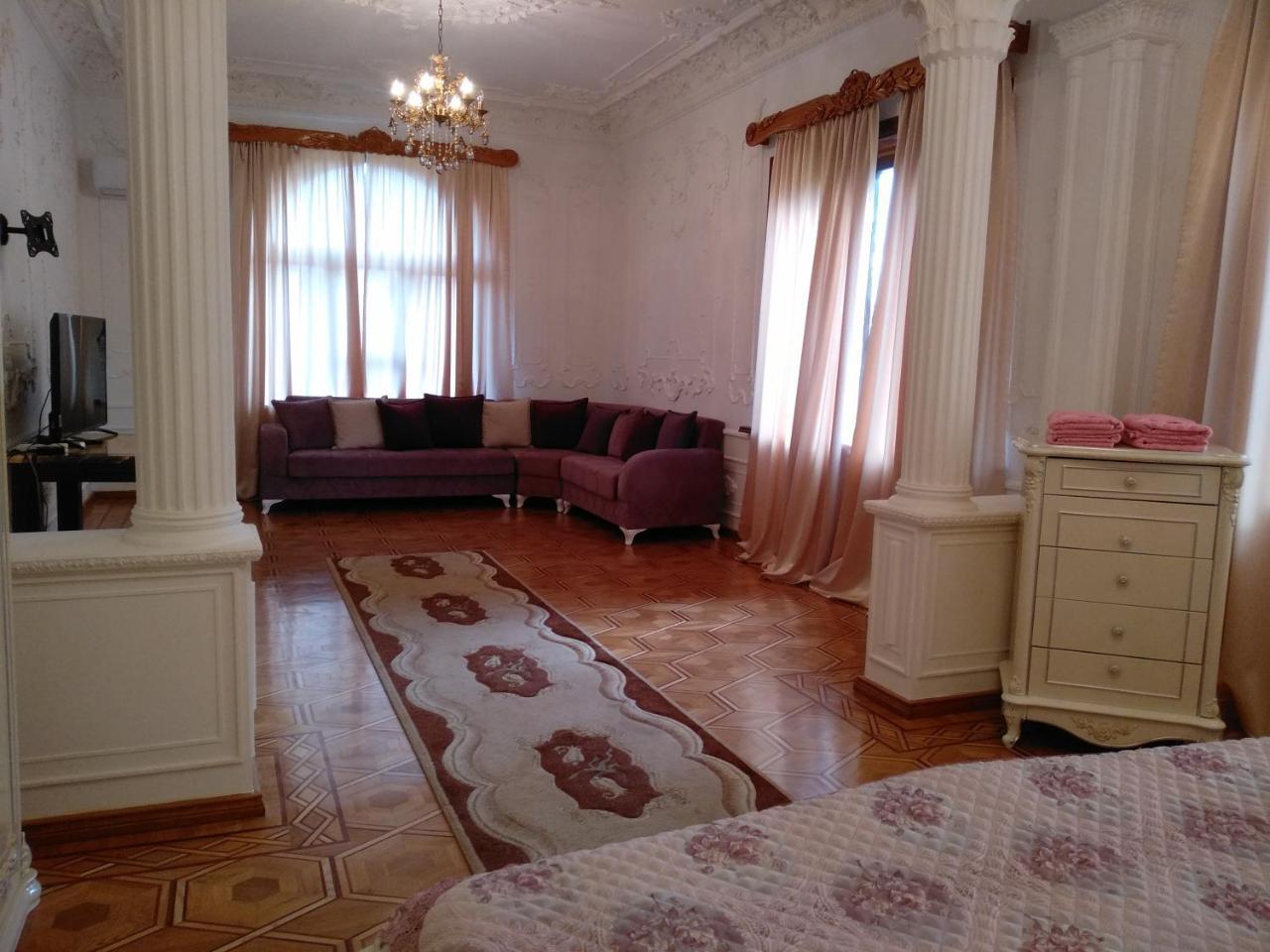 Hotel Royal Кутаїсі Екстер'єр фото