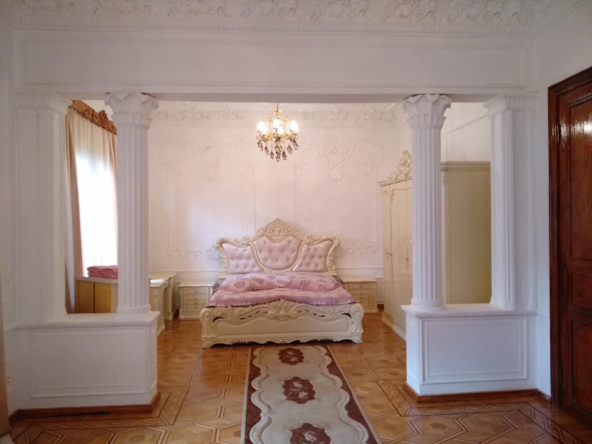Hotel Royal Кутаїсі Екстер'єр фото